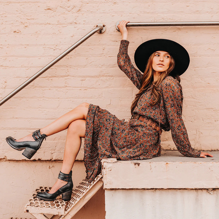 Suzanne™|Amara Laars