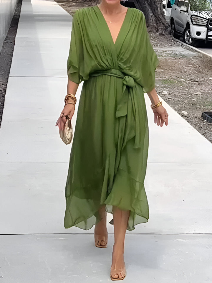 Monique™|Chiffon jurk met V-hals