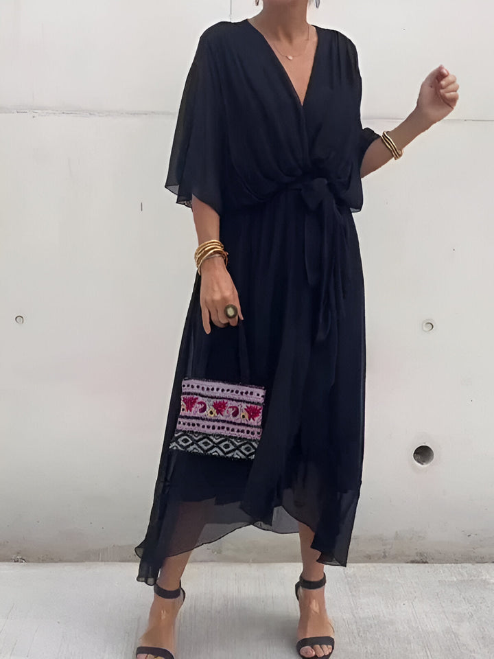 Monique™|Chiffon jurk met V-hals
