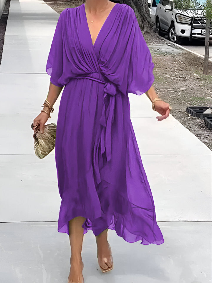 Monique™|Chiffon jurk met V-hals