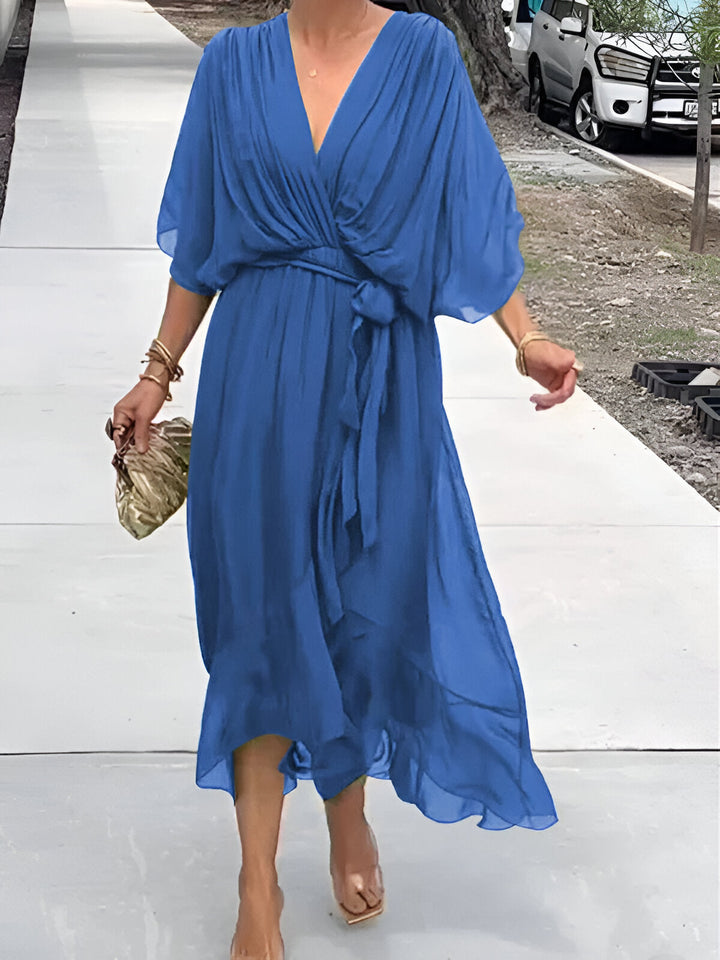 Monique™|Chiffon jurk met V-hals