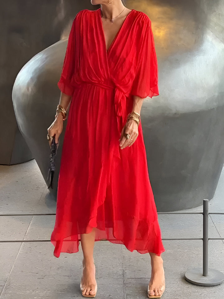 Monique™|Chiffon jurk met V-hals