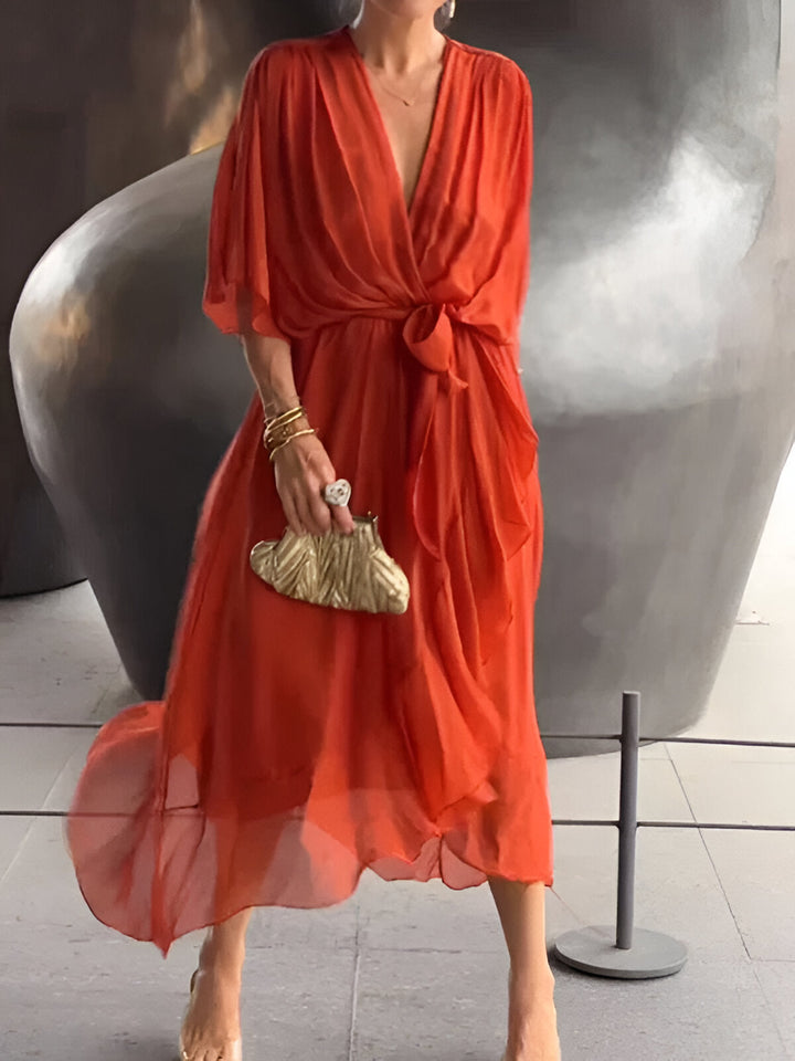 Monique™|Chiffon jurk met V-hals