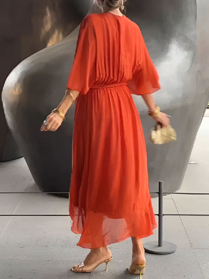 Monique™|Chiffon jurk met V-hals