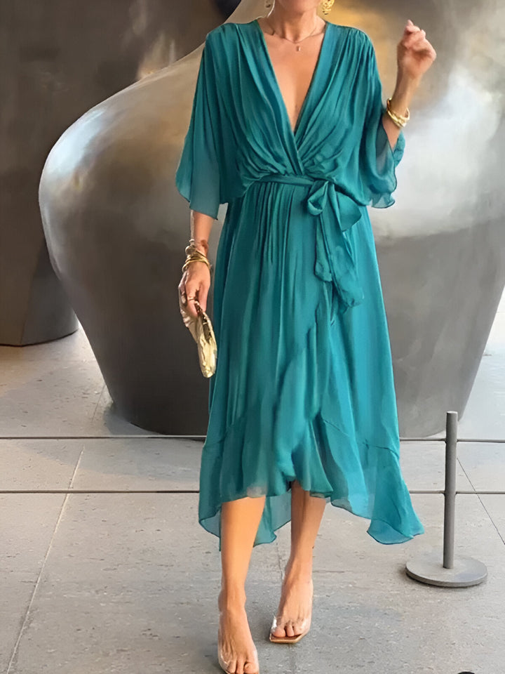 Monique™|Chiffon jurk met V-hals